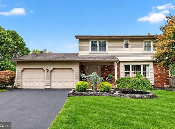 41 WOLFPACK Road, HAMILTON, NJ 08619