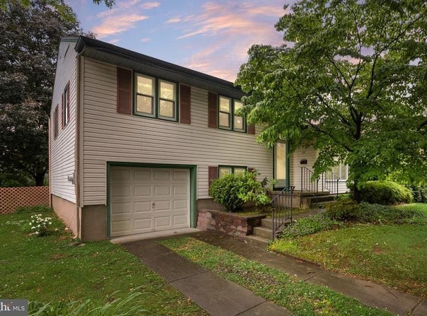136 RIDGE CIRCLE, CHERRY HILL, NJ 08002