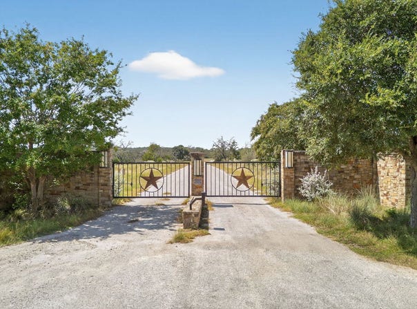 14 Joshua Ranch, Comfort, TX 78013