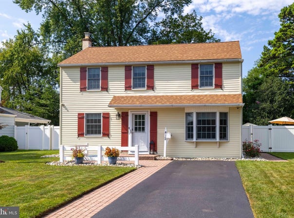 412 CORINTHIAN AVENUE, HATBORO, PA 19040