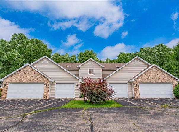 492 Cledell Street, Oregon, WI 53575-1719