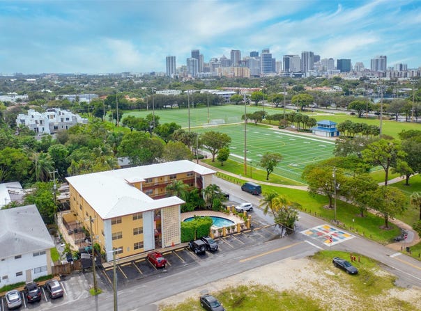 744 NE 14th Avenue, Fort Lauderdale, FL 33304
