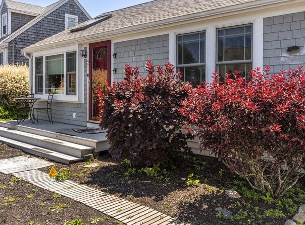 2 Feake Avenue, Sandwich, MA 02563