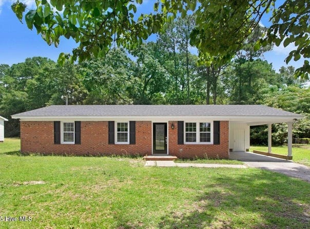 332 Brentwood Drive, Dudley, NC 28333
