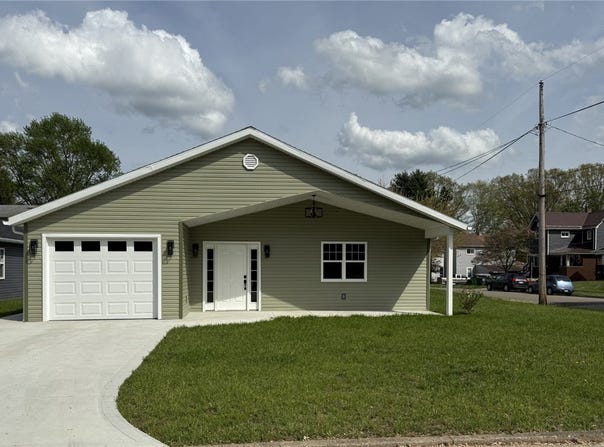 317 S Wallace Street, Uhrichsville, OH 44683