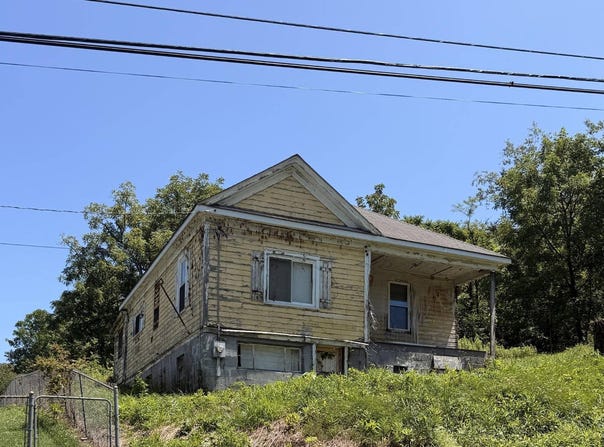 215 Ziesing Street, Spelter, WV 26404