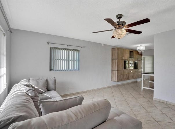 7115 NW 73rd St, Tamarac, FL 33321