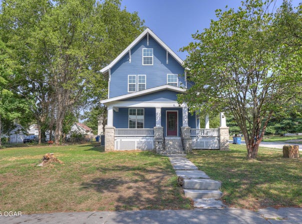 1112 S Garrison Avenue, Carthage, MO 64836