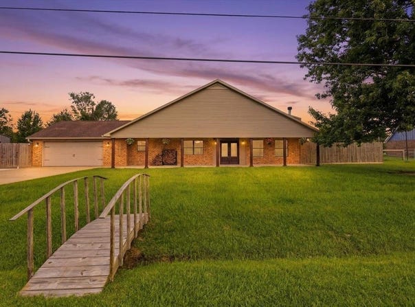 5293 Atkinson Circle, Orange, TX 77630