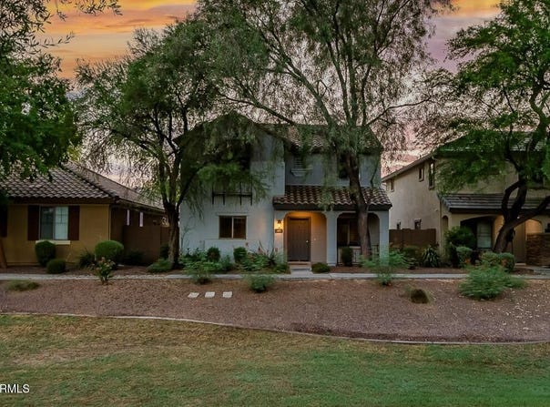 2477 E VERMONT Drive, Gilbert, AZ 85295