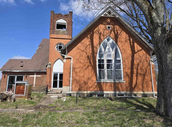 190 W WAYNE Street, Laketon, IN 46943