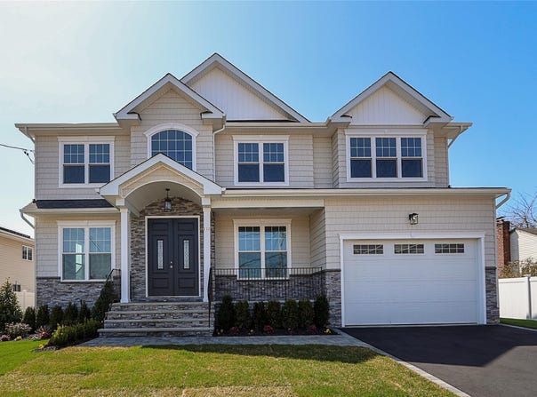 232 Grant Street, Massapequa Park, NY 11762