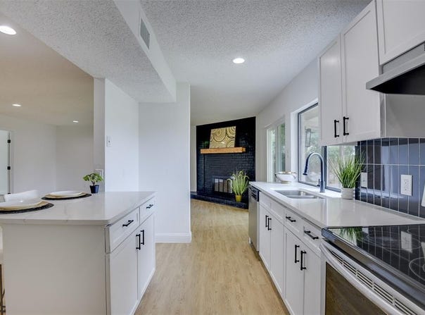 1105 Hickory Hill Drive, Arlington, TX 76014