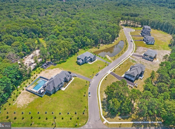 8 HAYSTACK COURT, HOWELL, NJ 07731