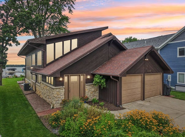 5006 Card Avenue, McFarland, WI 53558