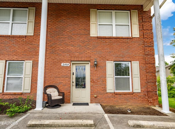 2454 Hallerins Court, Maryville, TN 37801