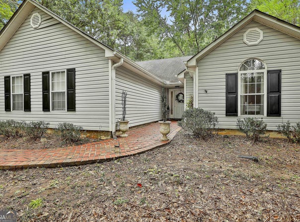 40 Paces Landing, Newnan, GA 30263