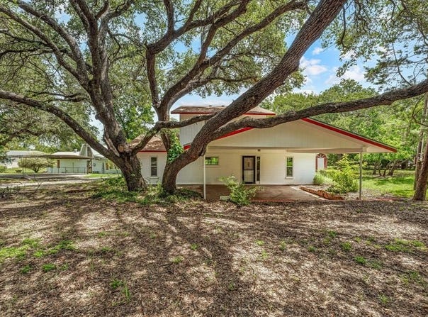 216 Broken Arrow, Comanche, TX 76442