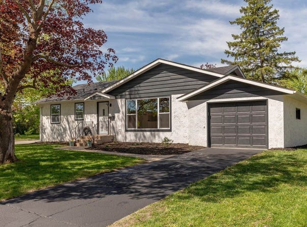 1203 10th Avenue NE, Brainerd, MN 56401