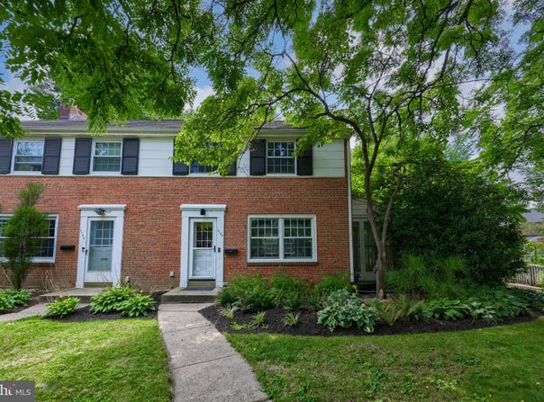 1126 W CLAY STREET, LANCASTER, PA 17603
