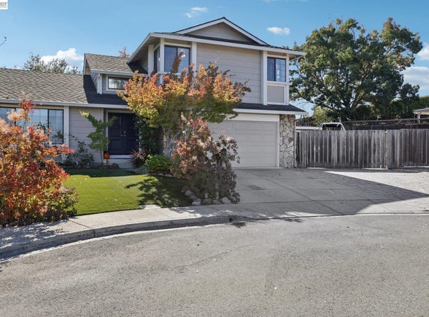 300 Lodgepole Ct, Martinez, CA 94553