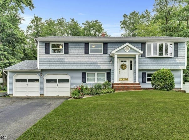 1461 Fela Ave, North Brunswick Twp., NJ 08902-1523