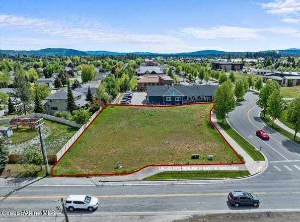 8776 N WAYNE DR, Hayden, ID 83835