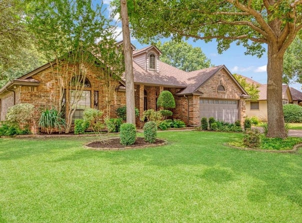 1023 Masters Drive, Mansfield, TX 76063
