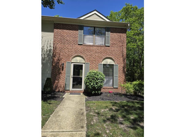 56 Greenwich Dr, Galloway Township, NJ 08205
