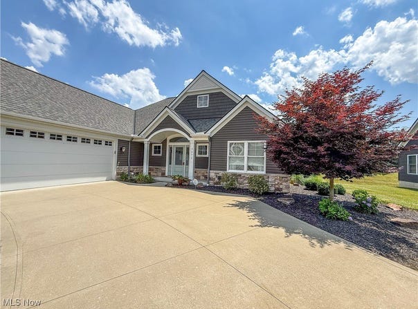 7571 Silverleaf Court, Sagamore Hills, OH 44067
