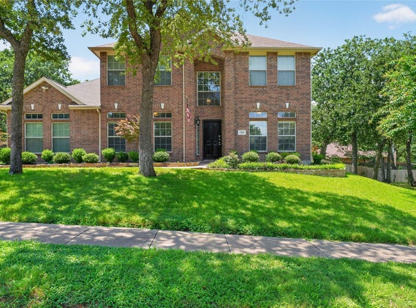 720 Big Horn Trail, Crowley, TX 76036