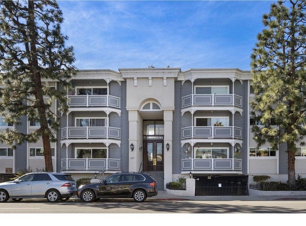 2411 Prospect Ave, Hermosa Beach, CA 90254