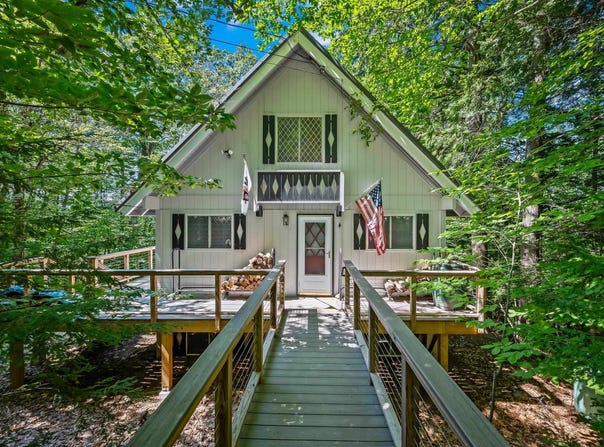 18 Jungfrau Road, Madison, NH 03849