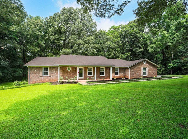 2217 Sycamore Ave, Russellville, AL 35653