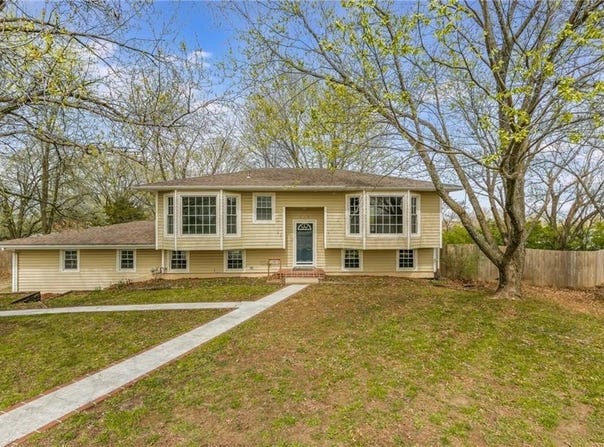 219 E 12th Street, Lawson, MO 64062