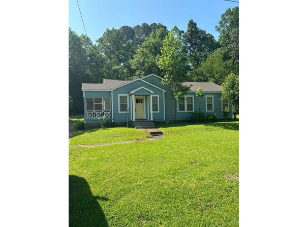 509 East Jefferson, Kosciusko, MS 39090