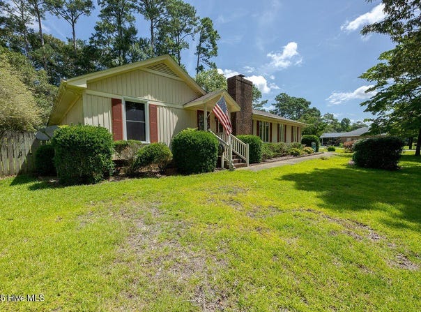 400 Rockledge Road, New Bern, NC 28562
