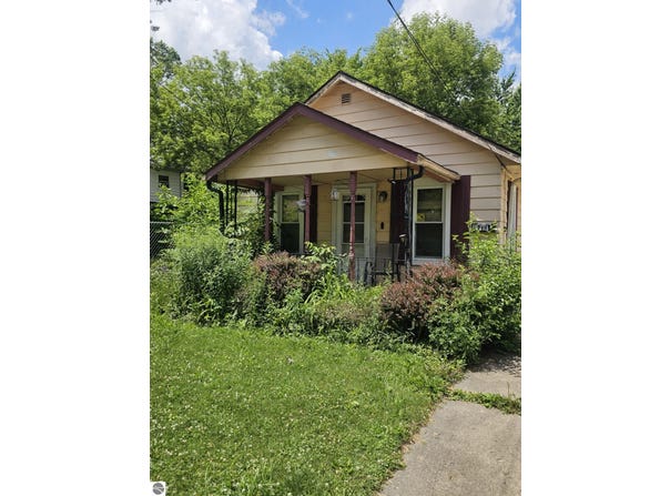 1318 Knapp Road, Flint, MI 48503