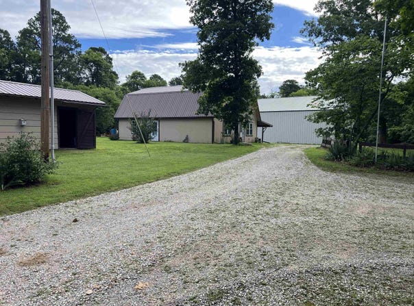526 Iron Mountain Road, Mountain View, AR 72560