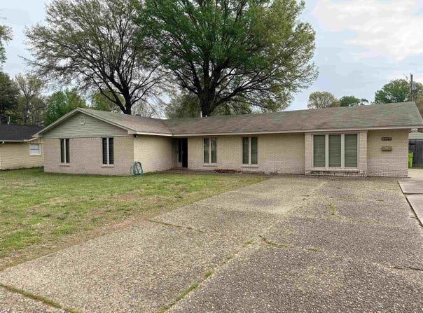 1915 Beumer St, Stuttgart, AR 72160