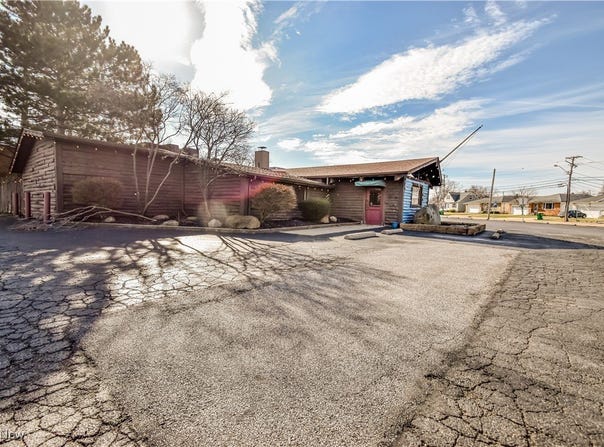 28810 Lake Shore Boulevard, Willowick, OH 44095