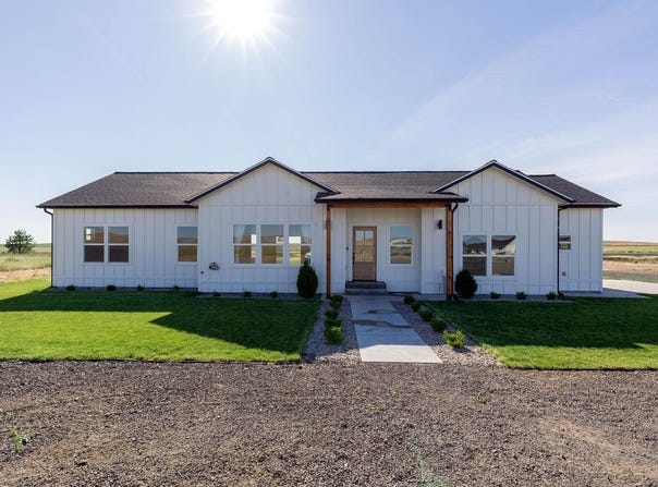 25741 Westfield Ln, Davenport, WA 99122