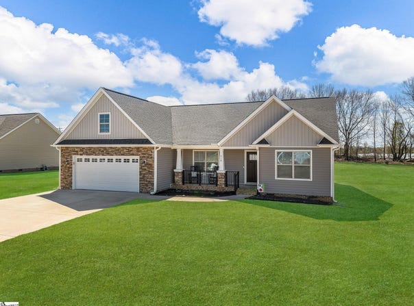 218 Little Man Drive, Boiling Springs, SC 29316