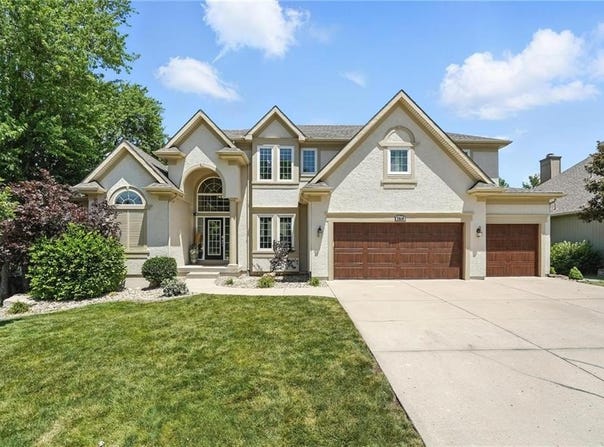 2508 SW Wintercreek Drive, Lee's Summit, MO 64081