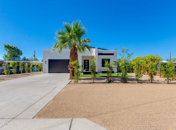 2927 E OSBORN Road, Phoenix, AZ 85016
