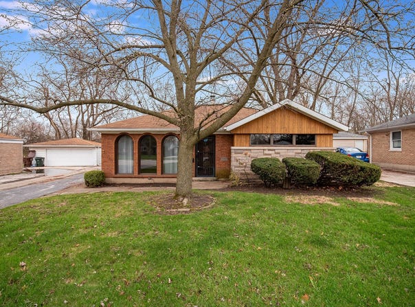 329 Indianwood Boulevard, Park Forest, IL 60466