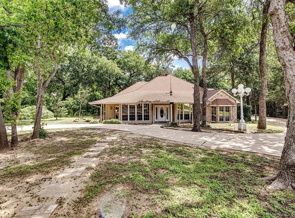 3308 Corn Valley Road, Grand Prairie, TX 75052