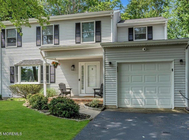 11 Applebey Street, Eatontown, NJ 07724