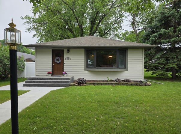 603 2nd St SW, De Smet, SD 57231