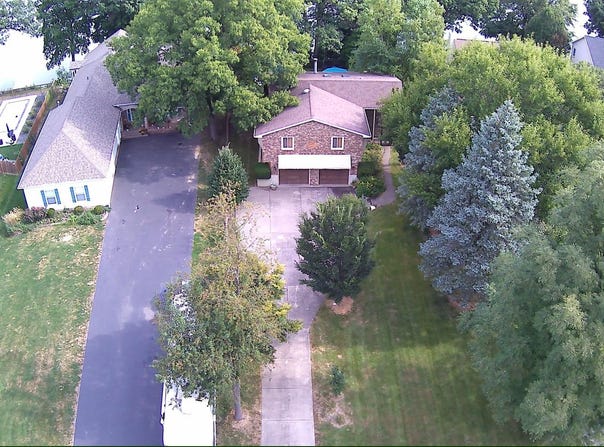 1549 Lake Holiday Drive, Sandwich, IL 60548